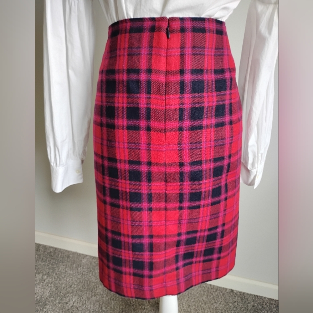 Talbots Wool Blend Plaid Pencil Skirt Red Pink Blue Plaid Holiday Colorful Sz 16 - Picture 9 of 16
